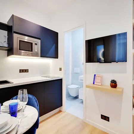 Apartament Cozy Parisian 2p In The Prestigious 8th Paryż