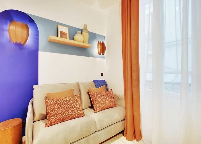 Cozy Parisian 2p In The Prestigious 8th * Paryż