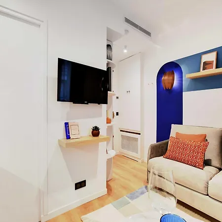 Апартаменты Cozy Parisian 2p In The Prestigious 8th