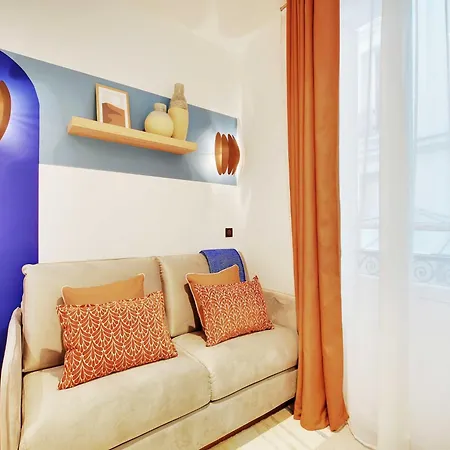 Cozy Parisian 2p In The Prestigious 8th * Париж
