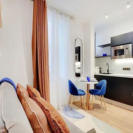 Cozy Parisian 2p In The Prestigious 8th Апартаменты Париж
