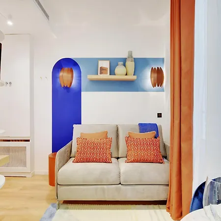 Cozy Parisian 2p In The Prestigious 8th דירה פריז