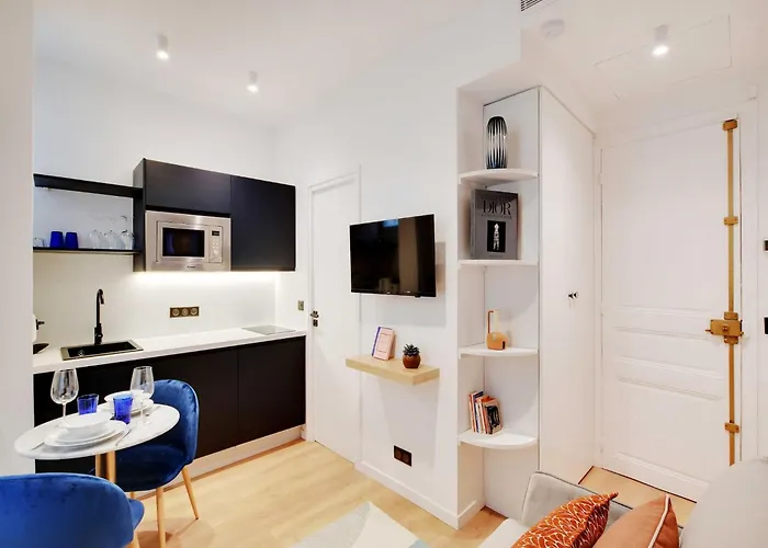 Cozy Parisian 2p In The Prestigious 8th Apartment